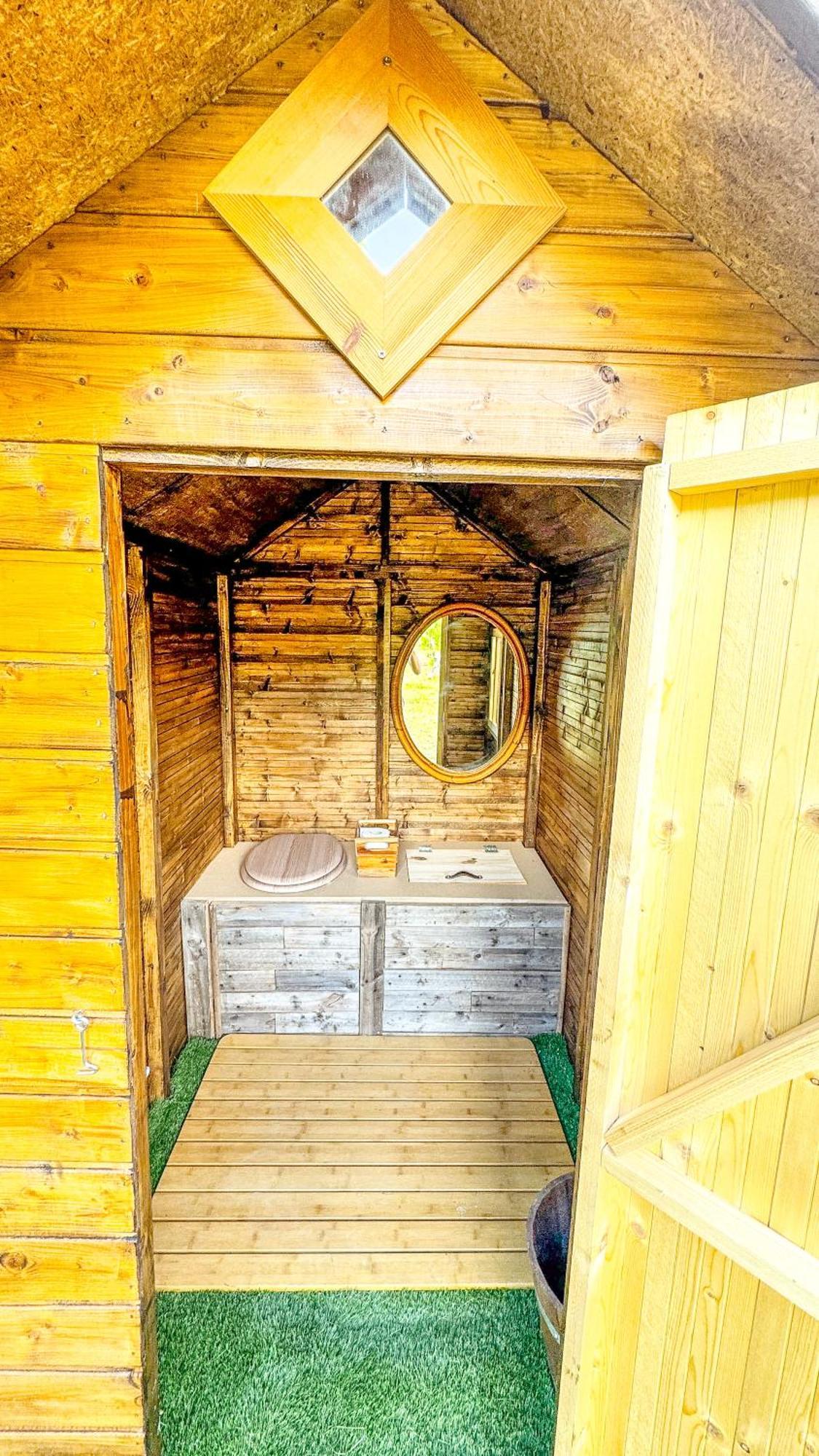 Luxury tent En Verre Sous Pluie Etoilee