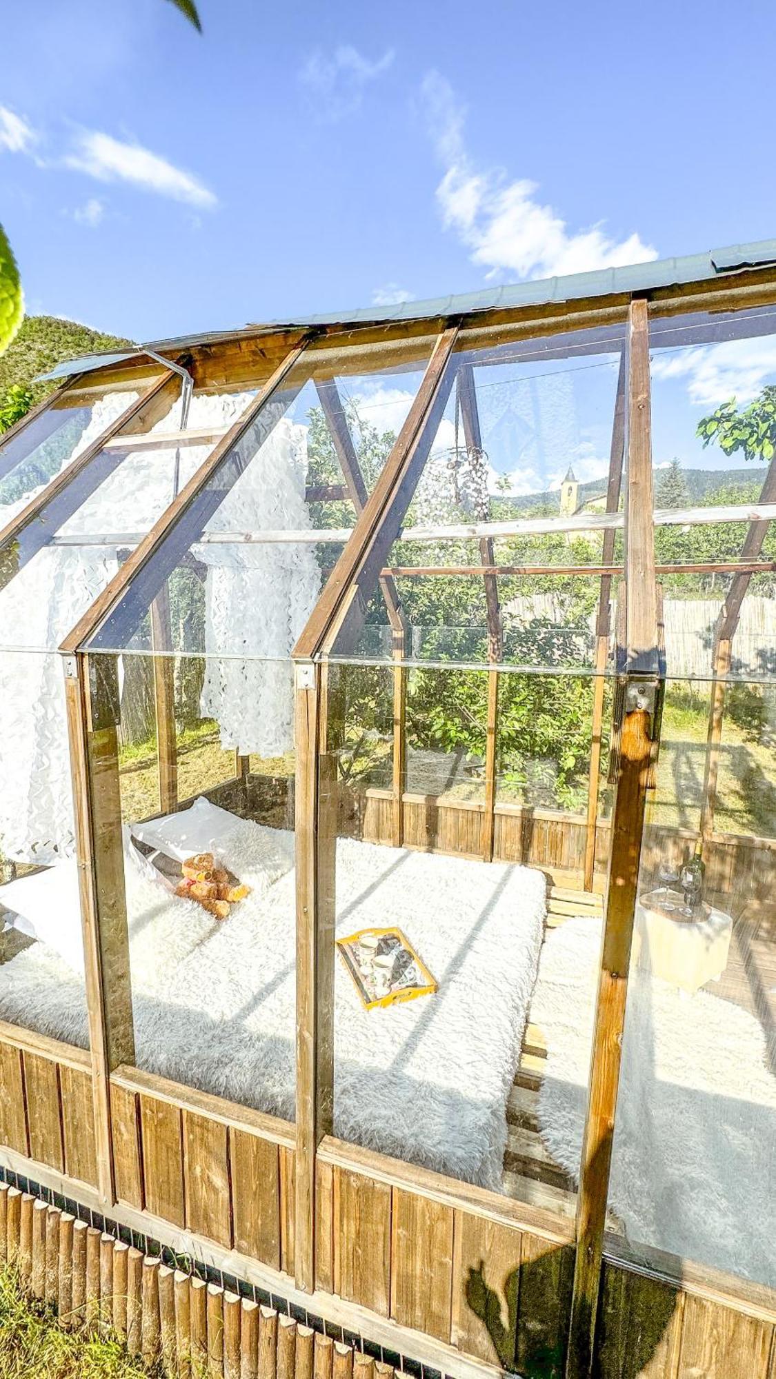 Luxury tent En Verre Sous Pluie Etoilee *