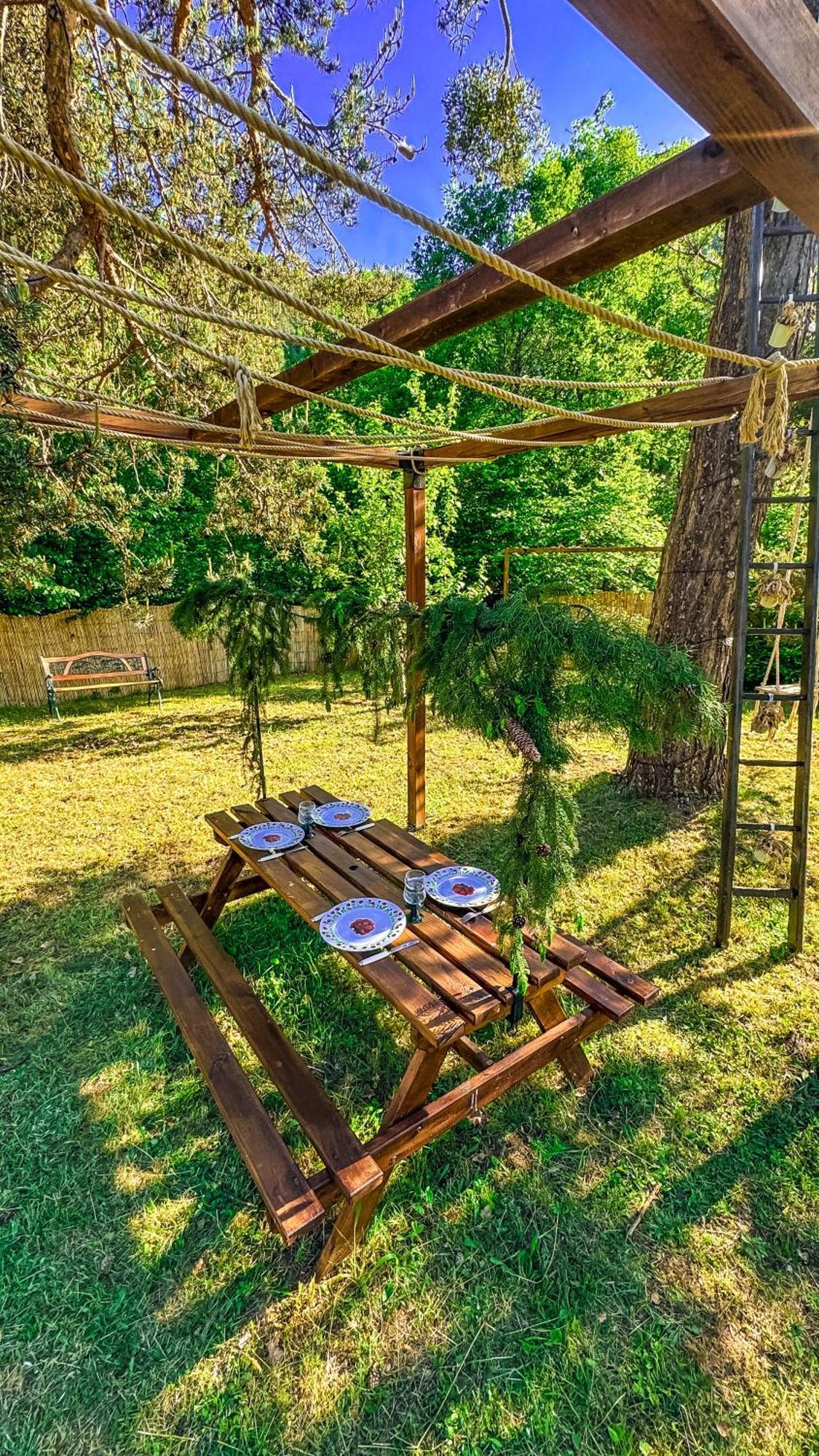Luxury tent En Verre Sous Pluie Etoilee