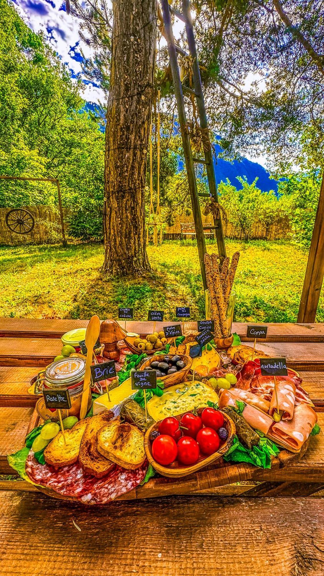 Luxury tent En Verre Sous Pluie Etoilee